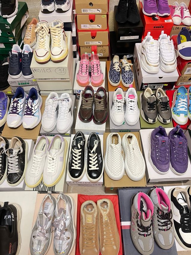 Lote stock bambas de marca mayorista!!