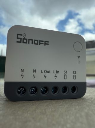 Sonoff ZBMINIR2 - Zigbee