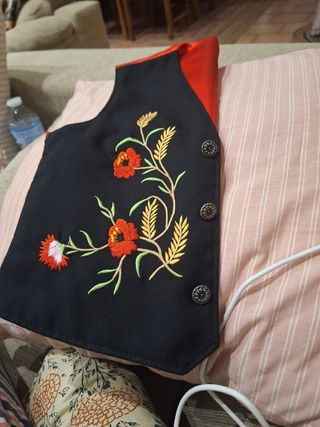 Chaleco de baturro bordado talla 10