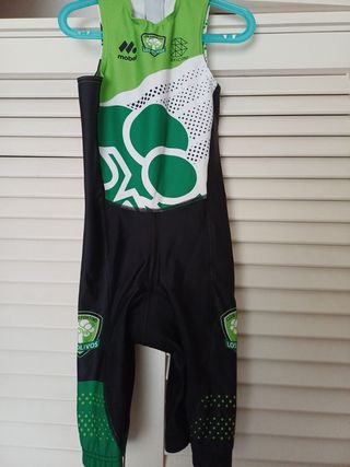 NUEVO. Mono triatlon uniforme Los Olivos. Talla 10