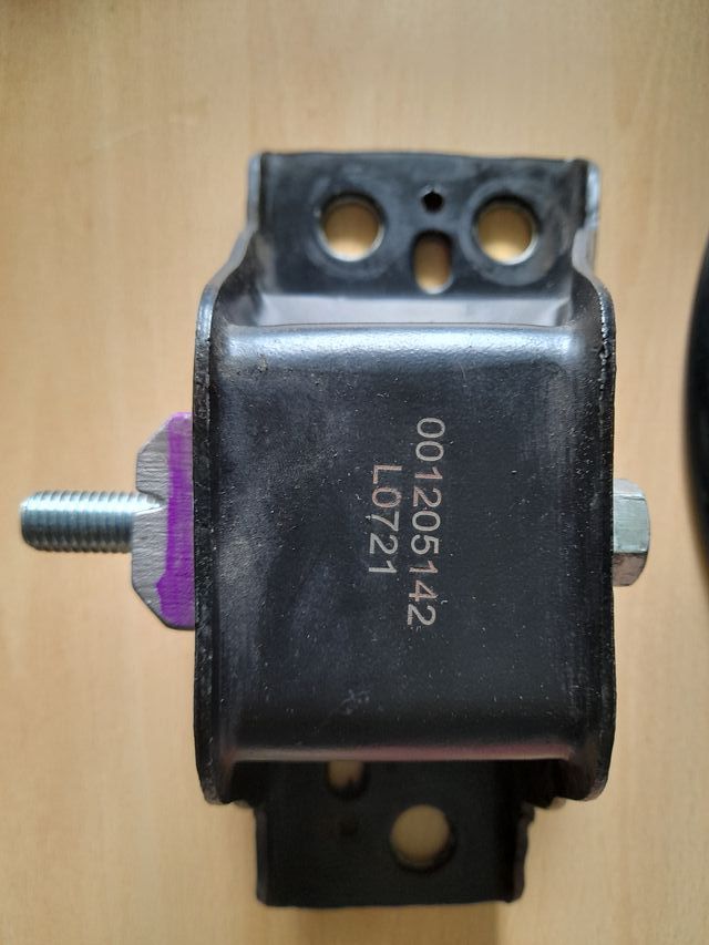 Taco superior de motor clio 3