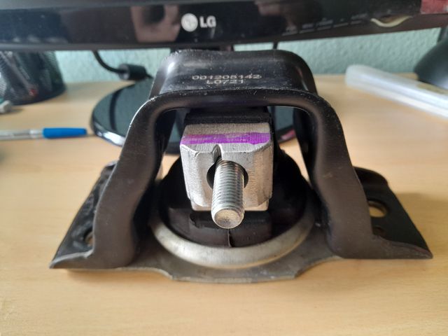 Taco superior de motor clio 3