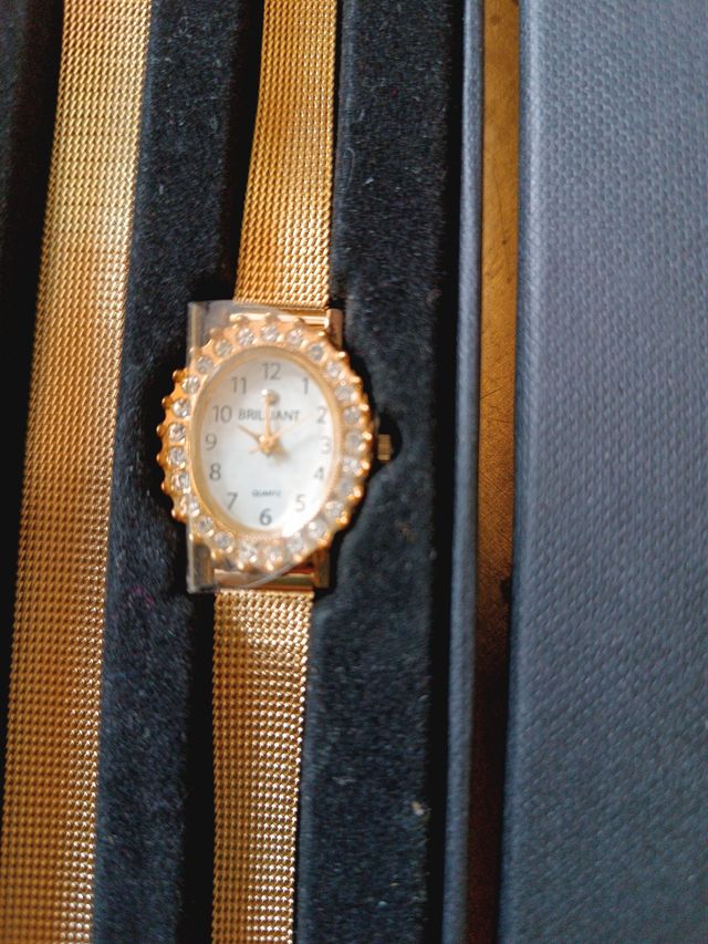 Reloj dorado Brilliant cuarzo