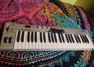 Teclado MIDI USB UMIK