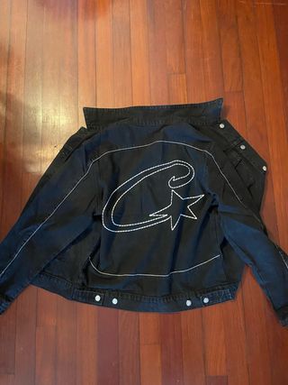Chaqueta vaquera de la marca Corteiz en negro
