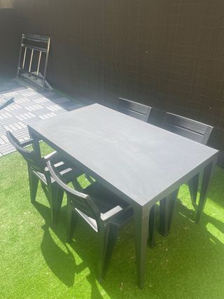 Conjunto de mesa y sillas para exterior