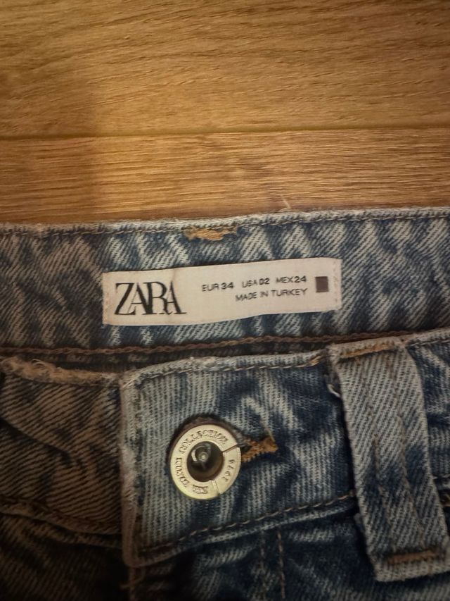 Vaqueros azules de Zara