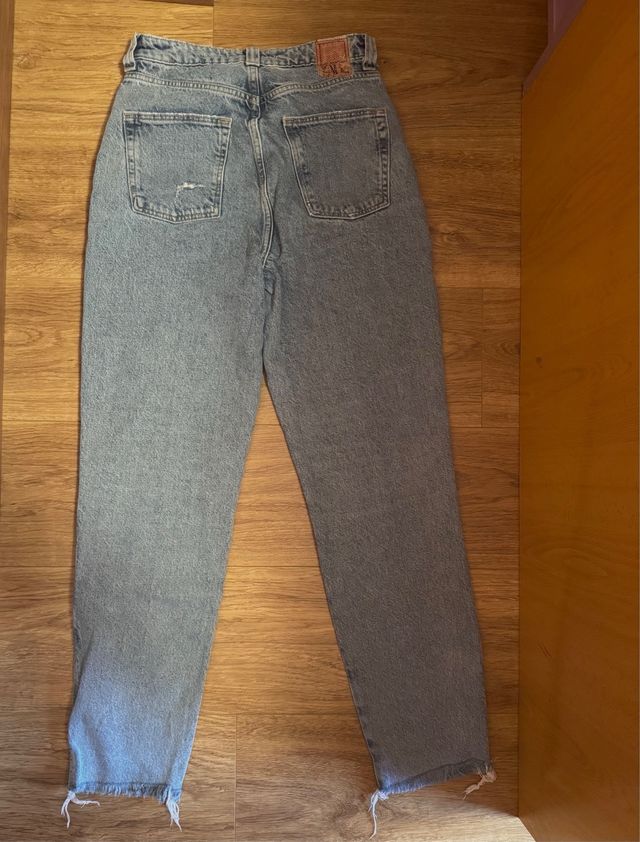 Vaqueros azules de Zara