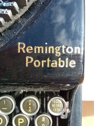 MAQUINA DE ESCRIBIR ANTIGUA