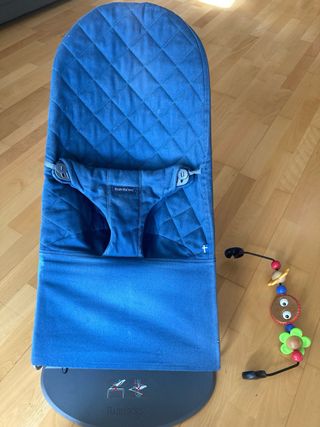 Hamaca bebe Babybjorn con juguete