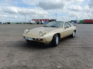 Porsche 928 1984