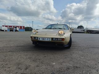 Porsche 928 1984