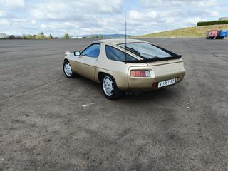 Porsche 928 1984