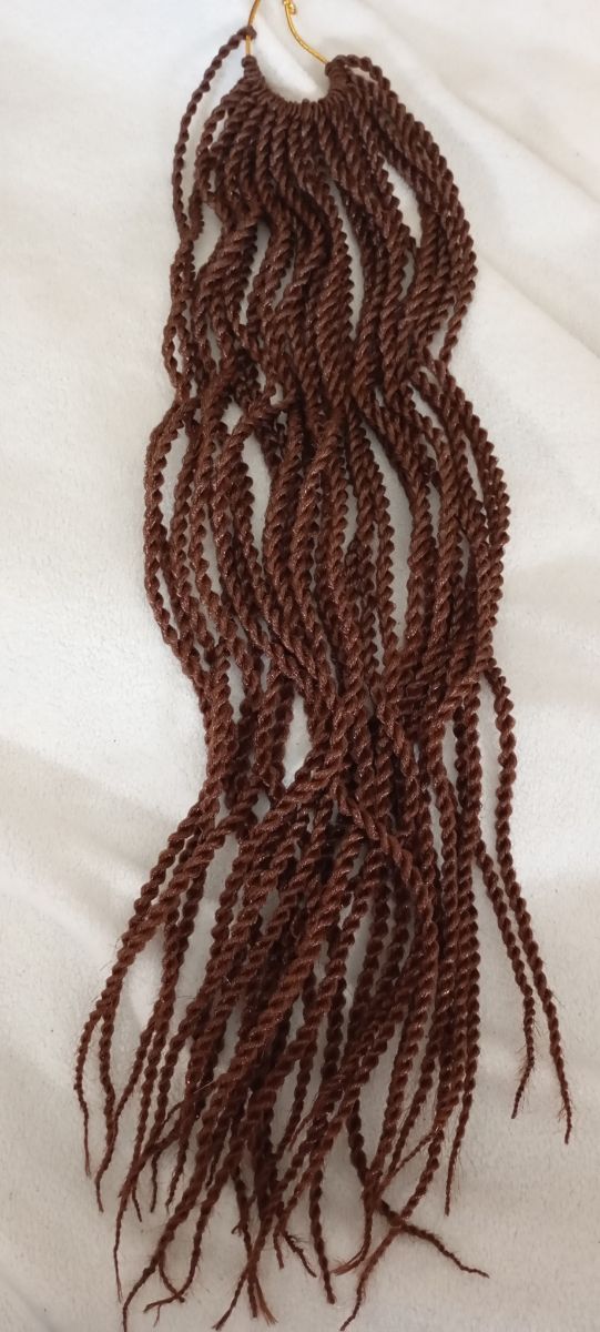 Extensiones trenzadas marrones, en forma de cordón