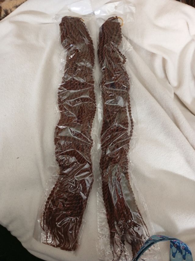 Extensiones trenzadas marrones, en forma de cordón
