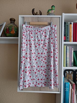 L - Falda estampada corta
