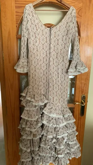 Espectacular Traje de Flamenca