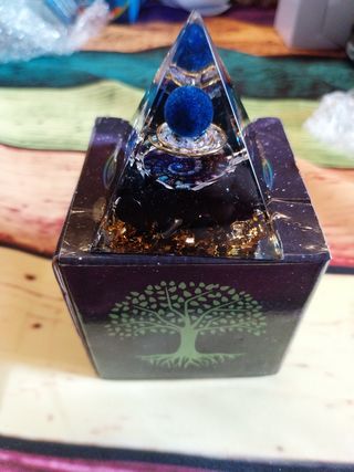 Piramide orgone lapislazzuli tormalina
