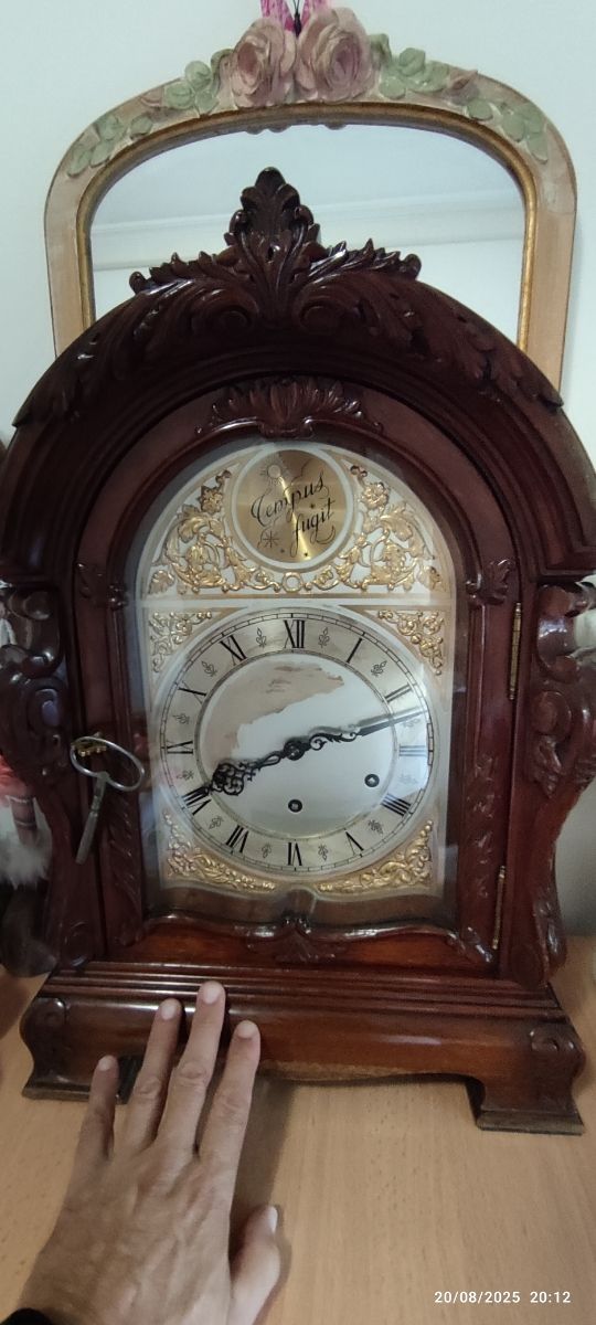 Reloj de sobremesa a cuerda, carrillon