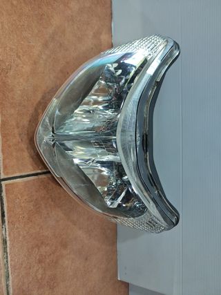 Faro Suzuki Burgman 125-150 carburación.