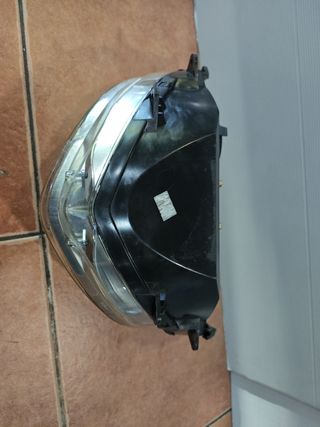 Faro Suzuki Burgman 125-150 carburación.