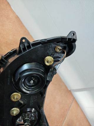 Faro Suzuki Burgman 125-150 carburación.