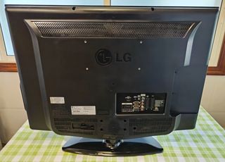 TV LG 32" LED LCD negra