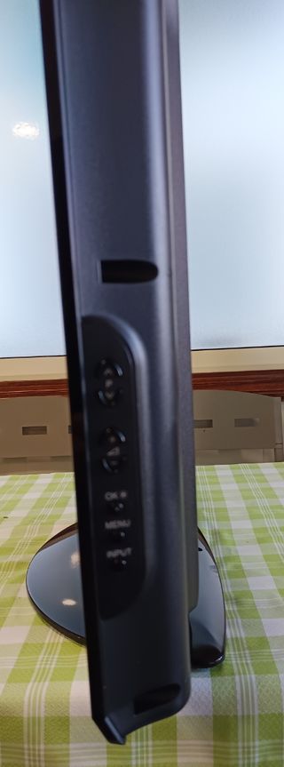 TV LG 32" LED LCD negra