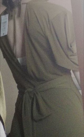 Vestido en pistacho cutouts, S, Sfera