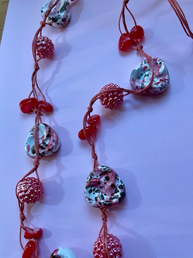 Collar rojo | Abalorios y cordón