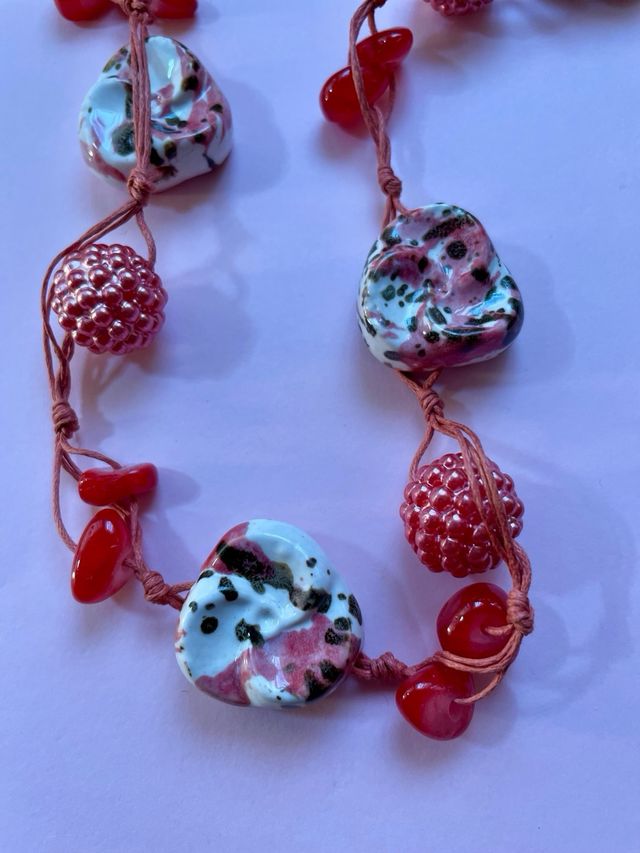 Collar rojo | Abalorios y cordón