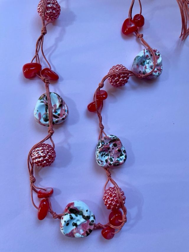 Collar rojo | Abalorios y cordón