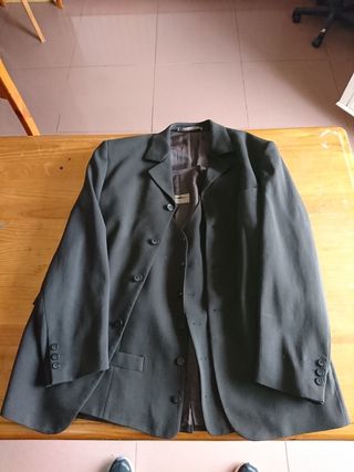 Traje y chaleco talla54 Florentino color negro 