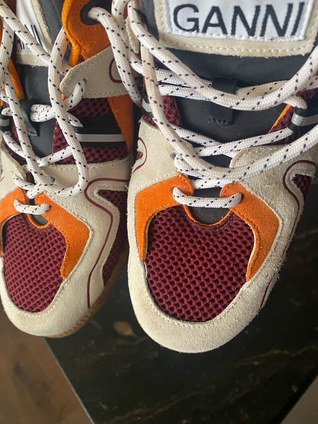Zapatillas GANNI rojas y naranjas