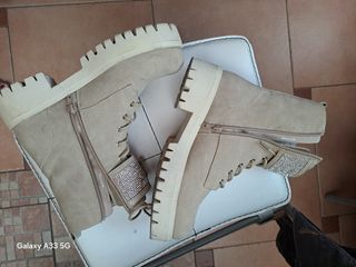 Stivaletti beige con strass - n.38