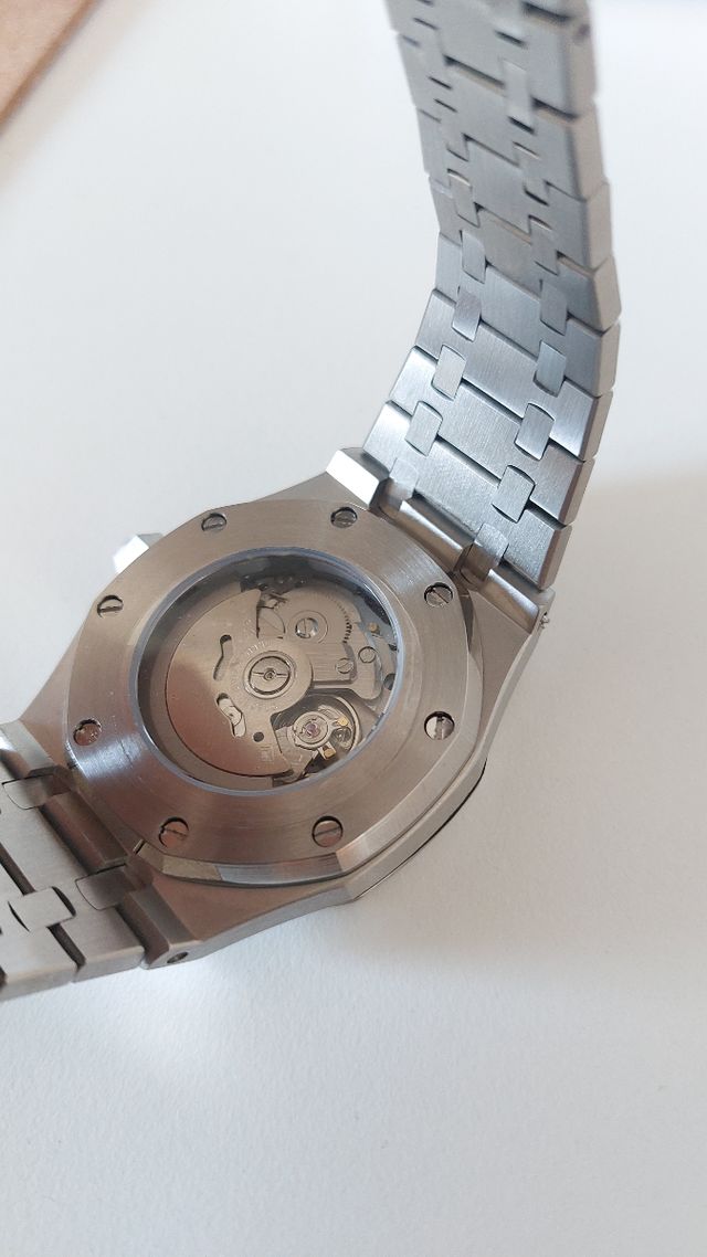 Reloj automático nuevo