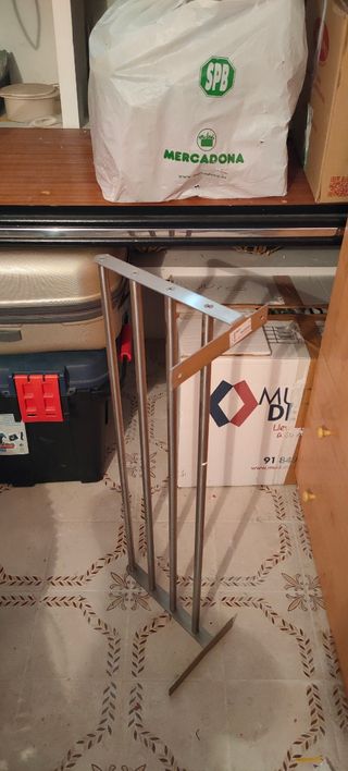 Toallero o estantería ikea