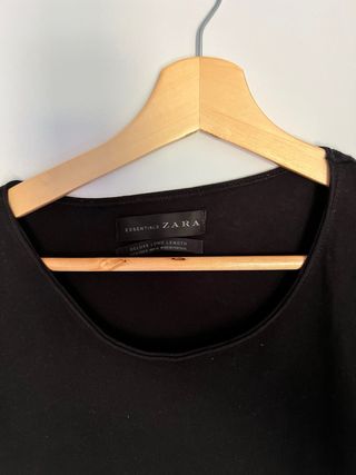 Camiseta larga color negro