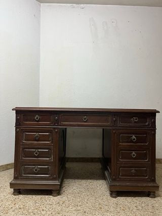 Escritorio de Nogal