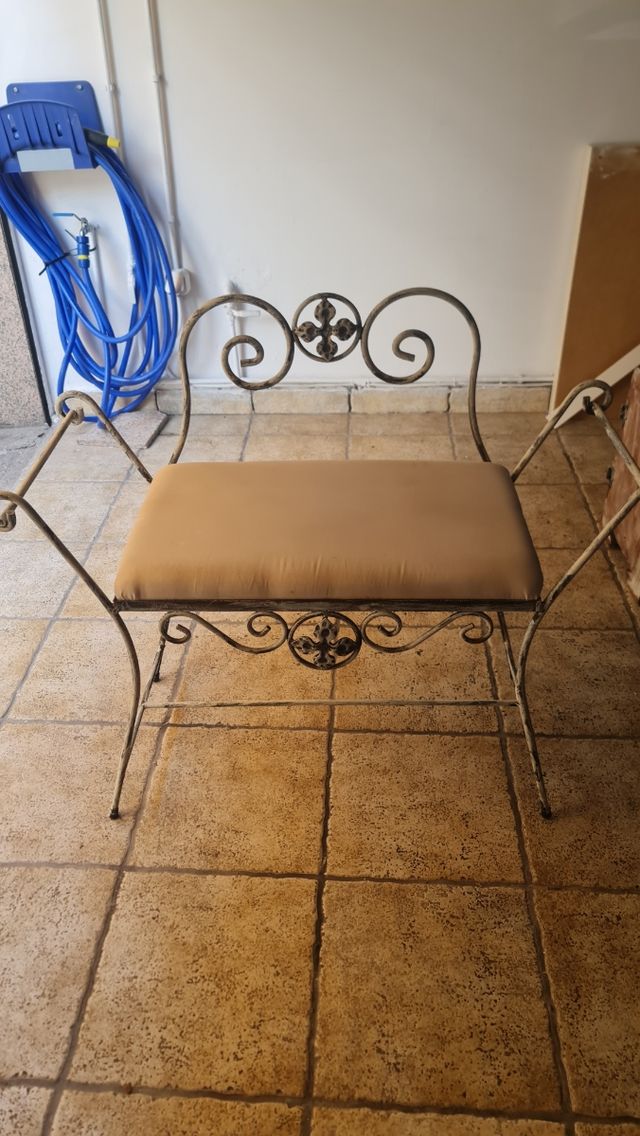 Banqueta forja blanca - Dormitorio