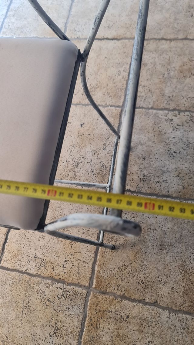 Banqueta forja blanca - Dormitorio