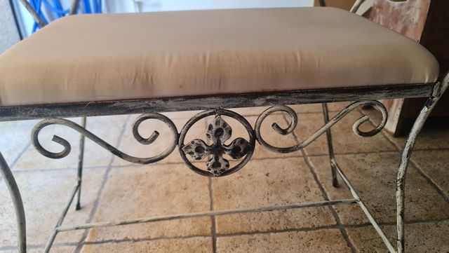 Banqueta forja blanca - Dormitorio