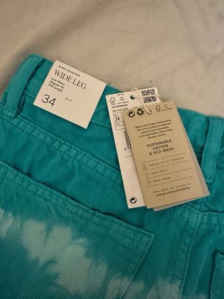 Pantalones tie dye de Mango