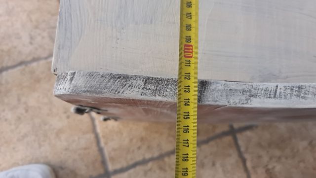 Banco rústico con almacenaje