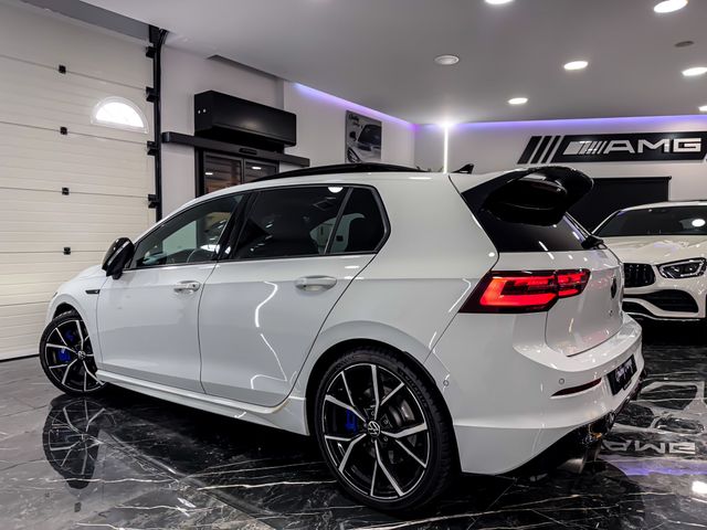 Volkswagen Golf R 320