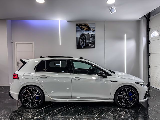 Volkswagen Golf R 320