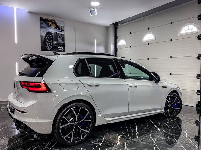 Volkswagen Golf R 320