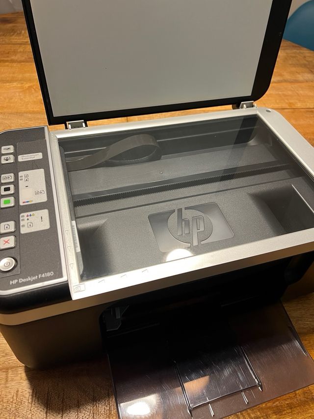 Impresora Multifuncional HP Deskjet F4180