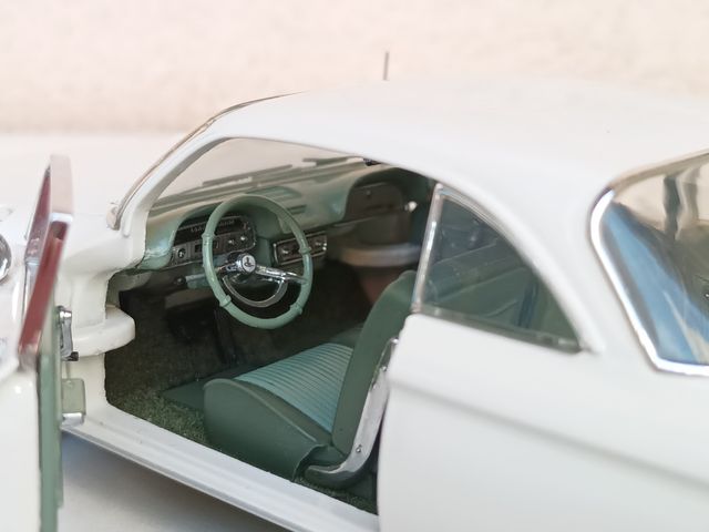 FRANKLIN MINT 1:24, 1960 Chevy Covair Monza