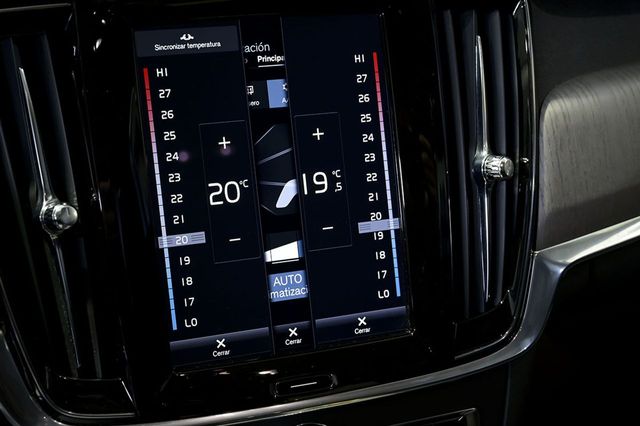 Volvo V90   2.0 B4 D Pro AWD Auto 